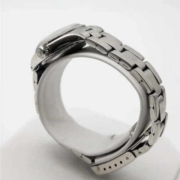 Authentic and genuine ROLEX with all genuine EMERALDS and DIAMONDS surrounding. - Picture 3 of 8